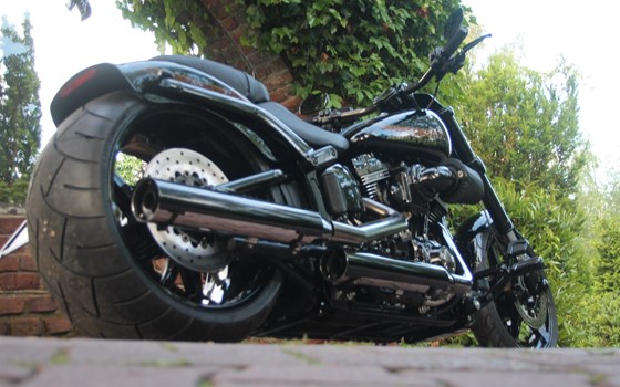 Umgebautes Motorrad Harley-Davidson CVO Breakout FXSBSE von X-Trem Custombikes - Bild 3 Umgebautes Motorrad Harley-Davidson CVO Breakout FXSBSE von X-Trem Custombikes - Bild 3