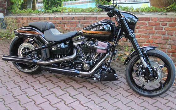 Umgebautes Motorrad Harley-Davidson CVO Breakout FXSBSE von X-Trem Custombikes - Bild 5 Umgebautes Motorrad Harley-Davidson CVO Breakout FXSBSE von X-Trem Custombikes - Bild 5