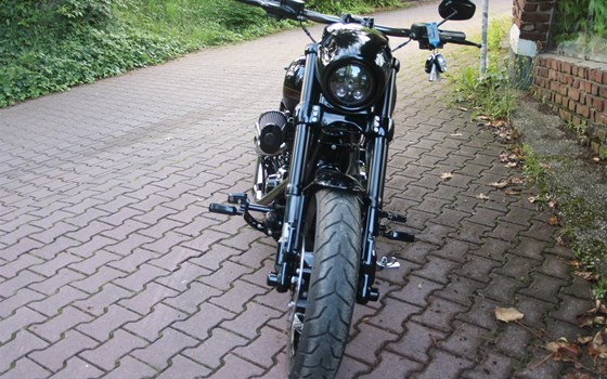 Umgebautes Motorrad Harley-Davidson CVO Breakout FXSBSE von X-Trem Custombikes - Bild 8 Umgebautes Motorrad Harley-Davidson CVO Breakout FXSBSE von X-Trem Custombikes - Bild 8