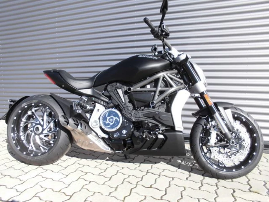 Umbgebautes Motorrad Ducati XDiavel Bild 1: Umbgebautes Motorrad Ducati XDiavel