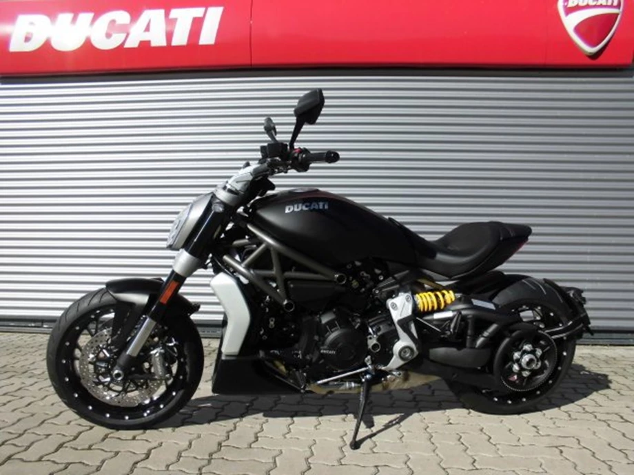 Umbgebautes Motorrad Ducati XDiavel Bild 10: Umbgebautes Motorrad Ducati XDiavel