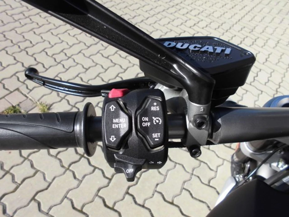 Umbgebautes Motorrad Ducati XDiavel Bild 12: Umbgebautes Motorrad Ducati XDiavel