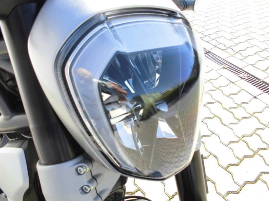 Umbgebautes Motorrad Ducati XDiavel Bild 13: Umbgebautes Motorrad Ducati XDiavel