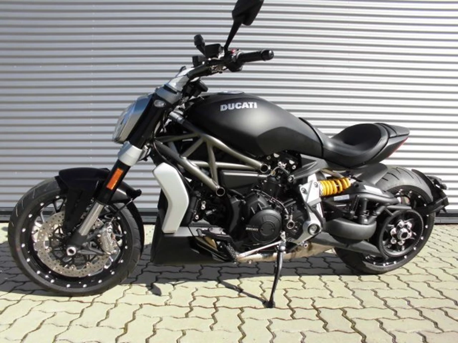 Umbgebautes Motorrad Ducati XDiavel Bild 14: Umbgebautes Motorrad Ducati XDiavel