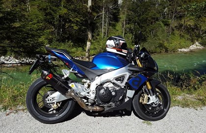 Aprilia Tuono V4 1100 RR Custom Bike Aprilia Tuono V4 1100 RR Custom Bike