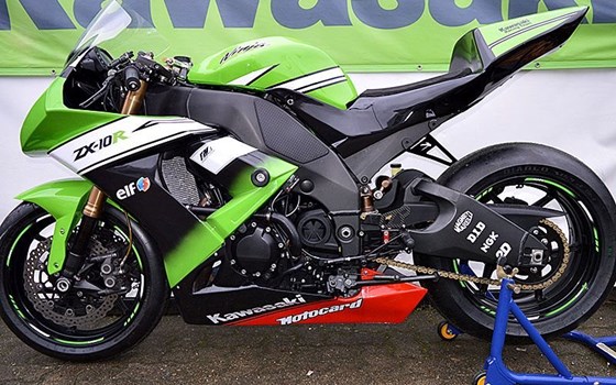 Umgebautes Motorrad Kawasaki ZX-10 von Kawasaki Hamburg - Bild 12