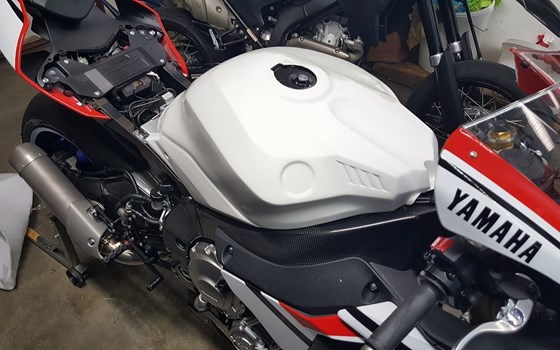 Umgebautes Motorrad Yamaha R1M von MOTO-VÖLKL - Völkl GmbH - Bild 5 Umgebautes Motorrad Yamaha R1M von MOTO-VÖLKL - Völkl GmbH - Bild 5