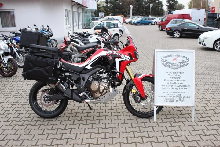 Umbgebautes Motorrad Honda CRF1000L Africa Twin Bild 1: Umbgebautes Motorrad Honda CRF1000L Africa Twin