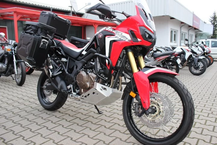 Umbgebautes Motorrad Honda CRF1000L Africa Twin Bild 5: Umbgebautes Motorrad Honda CRF1000L Africa Twin