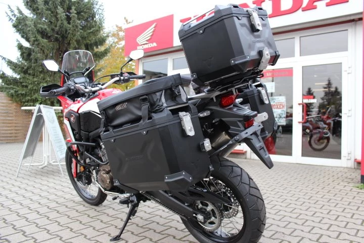 Umbgebautes Motorrad Honda CRF1000L Africa Twin Bild 6: Umbgebautes Motorrad Honda CRF1000L Africa Twin