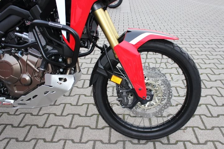 Umbgebautes Motorrad Honda CRF1000L Africa Twin Bild 9: Umbgebautes Motorrad Honda CRF1000L Africa Twin