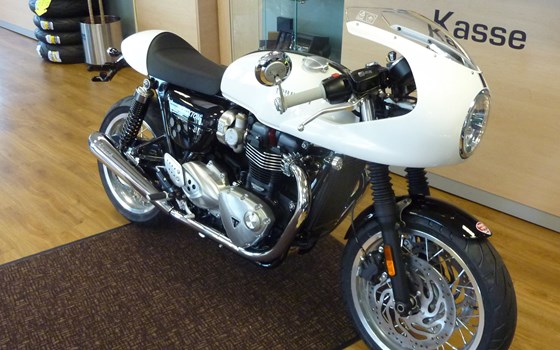 Umgebautes Motorrad Triumph Thruxton 1200 von Zweirad Wimmer GmbH, KTM & Husqvarna Vertragshändler - Bild 2 Umgebautes Motorrad Triumph Thruxton 1200 von Zweirad Wimmer GmbH, KTM & Husqvarna Vertragshändler - Bild 2