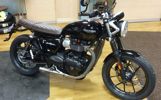 Umgebautes Motorrad Triumph Speed Twin 500 von Zweirad Wimmer GmbH, KTM & Husqvarna Vertragshändler - Bild 1 Umgebautes Motorrad Triumph Speed Twin 500 von Zweirad Wimmer GmbH, KTM & Husqvarna Vertragshändler - Bild 1