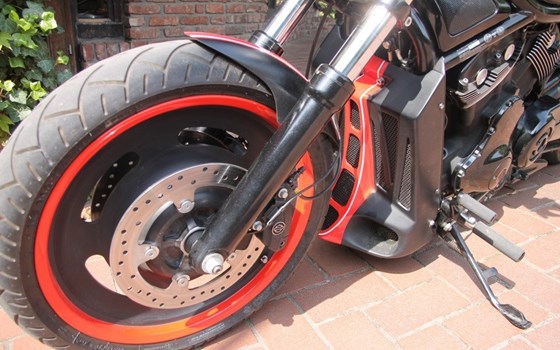 Umgebautes Motorrad Harley-Davidson Night Rod Special VRSCDX von X-Trem Custombikes - Bild 12 Umgebautes Motorrad Harley-Davidson Night Rod Special VRSCDX von X-Trem Custombikes - Bild 12