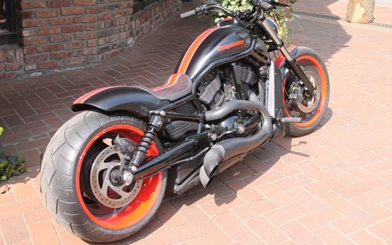 Umgebautes Motorrad Harley-Davidson Night Rod Special VRSCDX von X-Trem Custombikes - Bild 17 Umgebautes Motorrad Harley-Davidson Night Rod Special VRSCDX von X-Trem Custombikes - Bild 17