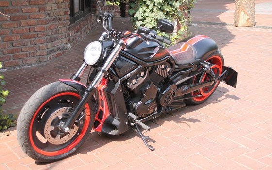 Umgebautes Motorrad Harley-Davidson Night Rod Special VRSCDX von X-Trem Custombikes - Bild 2 Umgebautes Motorrad Harley-Davidson Night Rod Special VRSCDX von X-Trem Custombikes - Bild 2