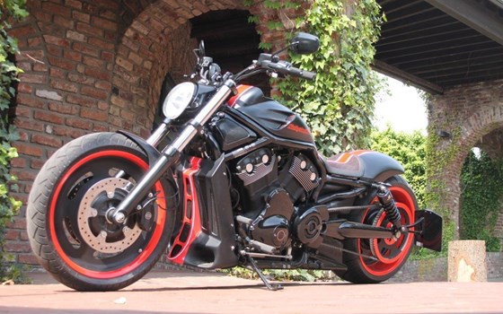 Umgebautes Motorrad Harley-Davidson Night Rod Special VRSCDX von X-Trem Custombikes - Bild 3 Umgebautes Motorrad Harley-Davidson Night Rod Special VRSCDX von X-Trem Custombikes - Bild 3