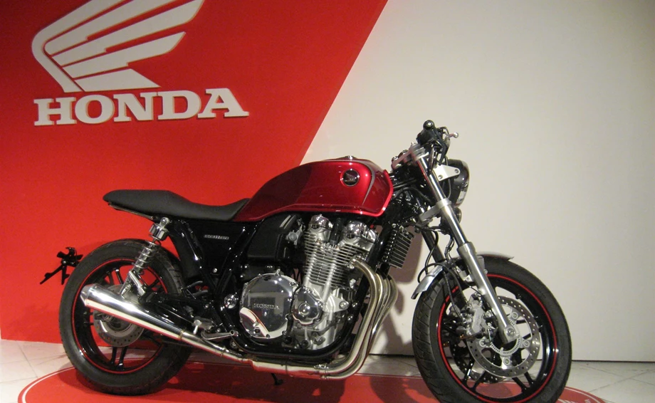 Umbgebautes Motorrad Honda CB 1100 Bild 17: Umbgebautes Motorrad Honda CB 1100