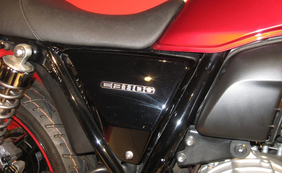 Umbgebautes Motorrad Honda CB 1100 Bild 19: Umbgebautes Motorrad Honda CB 1100