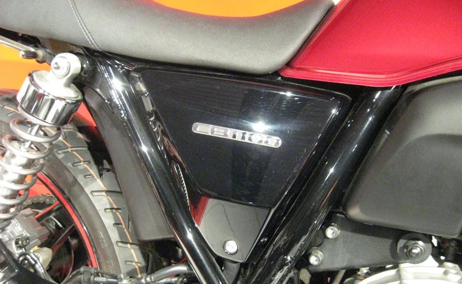 Umbgebautes Motorrad Honda CB 1100 Bild 20: Umbgebautes Motorrad Honda CB 1100