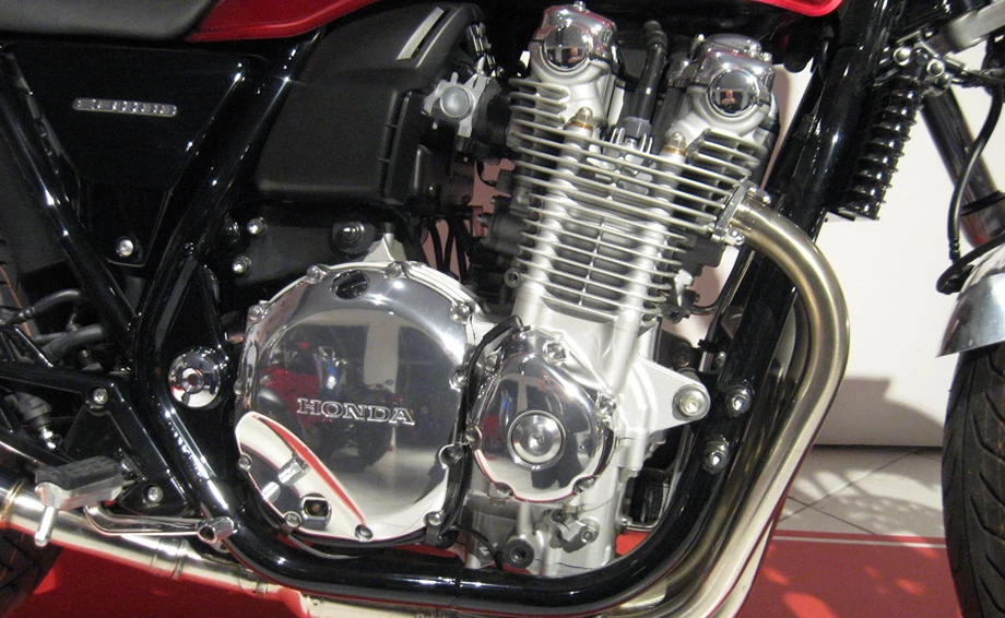 Umbgebautes Motorrad Honda CB 1100 Bild 21: Umbgebautes Motorrad Honda CB 1100
