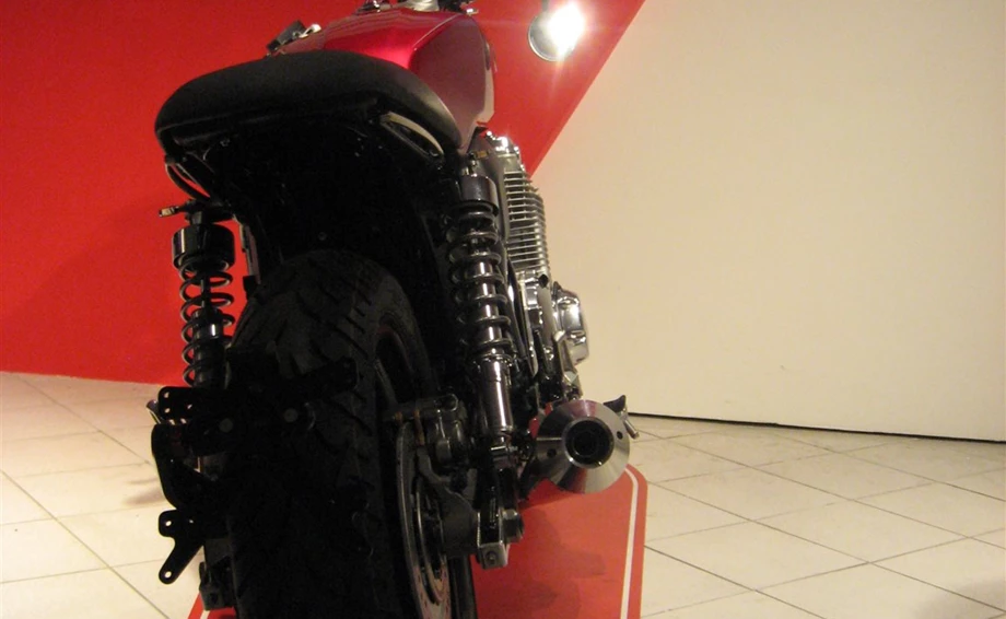 Umbgebautes Motorrad Honda CB 1100 Bild 26: Umbgebautes Motorrad Honda CB 1100