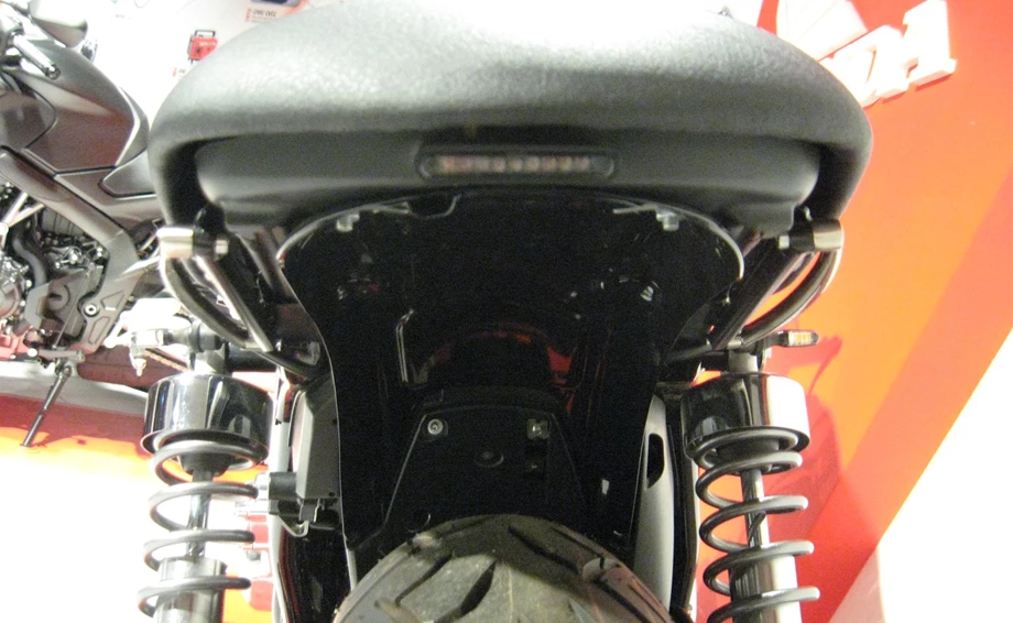 Umbgebautes Motorrad Honda CB 1100 Bild 6: Umbgebautes Motorrad Honda CB 1100