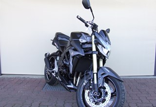 Suzuki GSR 750