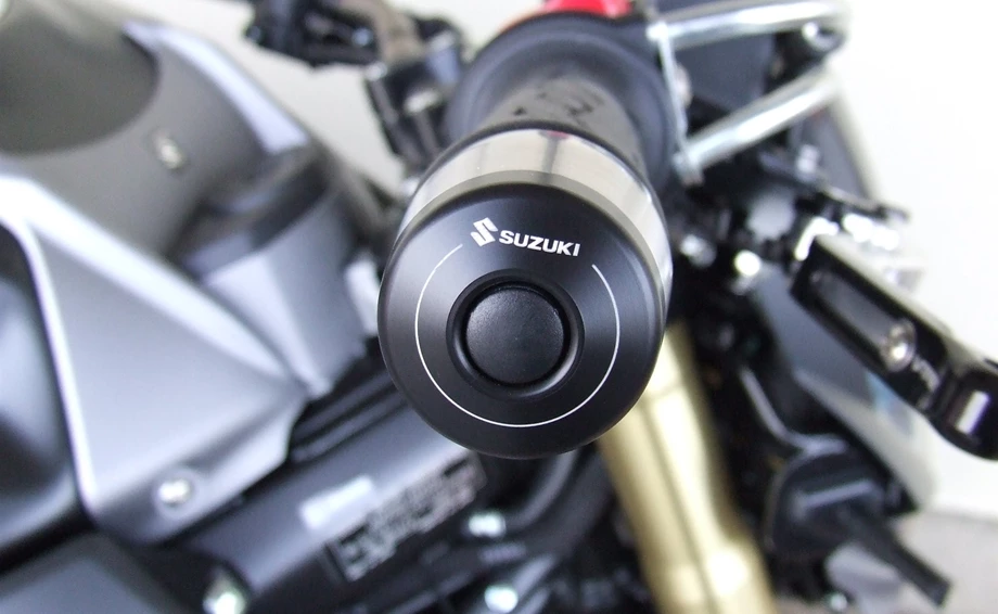 Umbgebautes Motorrad Suzuki GSR 750 Bild 11: Umbgebautes Motorrad Suzuki GSR 750