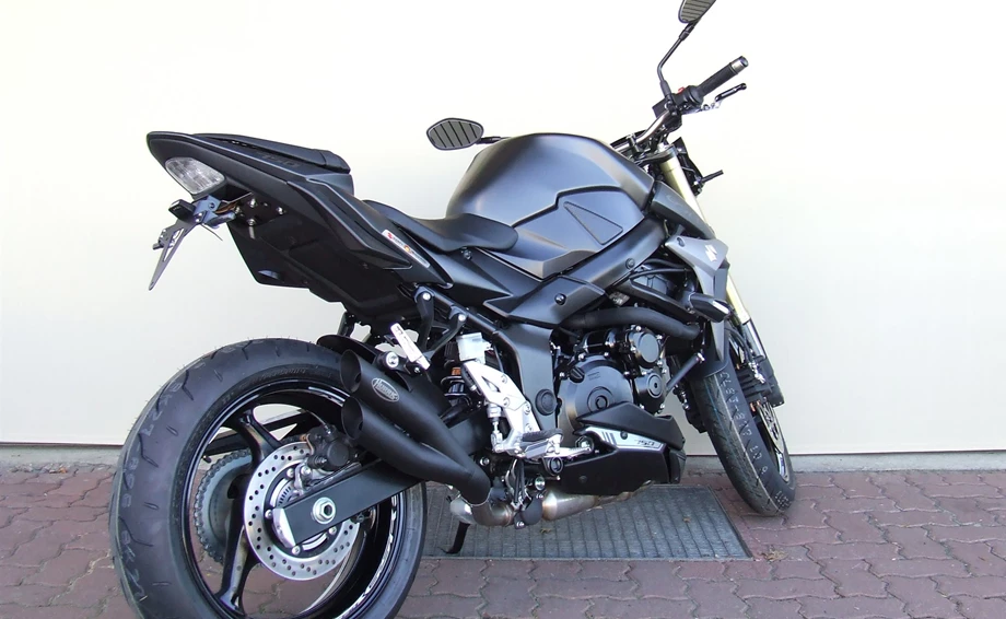 Umbgebautes Motorrad Suzuki GSR 750 Bild 2: Umbgebautes Motorrad Suzuki GSR 750