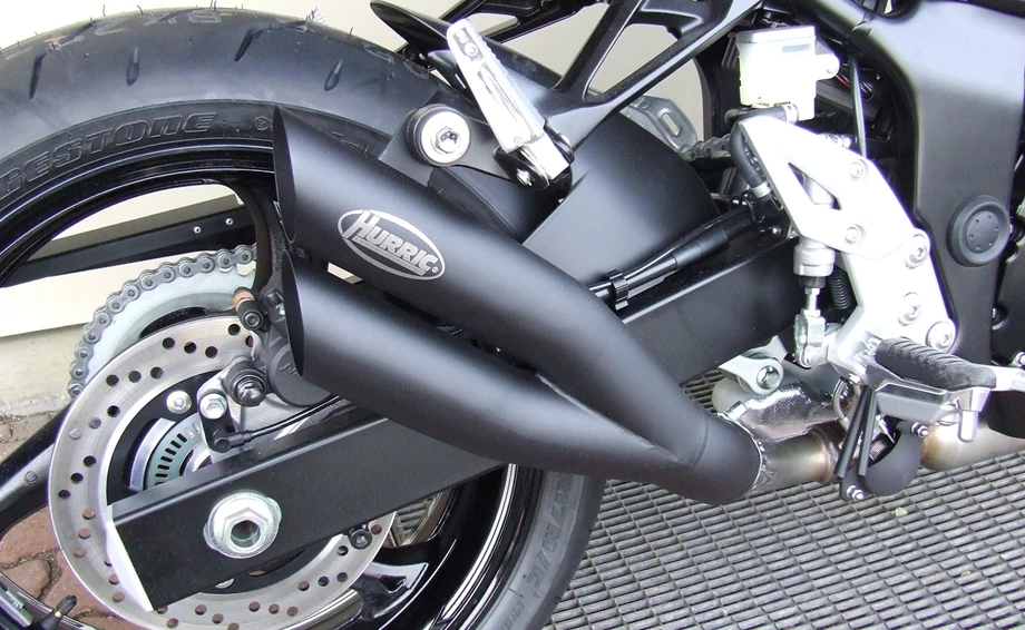 Umbgebautes Motorrad Suzuki GSR 750 Bild 9: Umbgebautes Motorrad Suzuki GSR 750