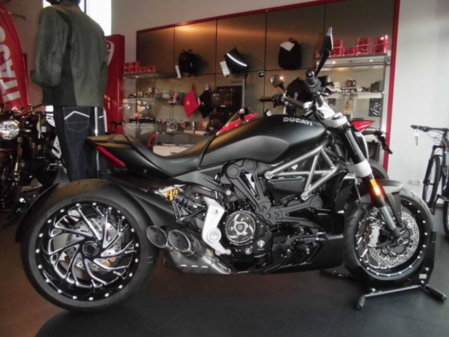 Umbgebautes Motorrad Ducati XDiavel Bild 1: Umbgebautes Motorrad Ducati XDiavel