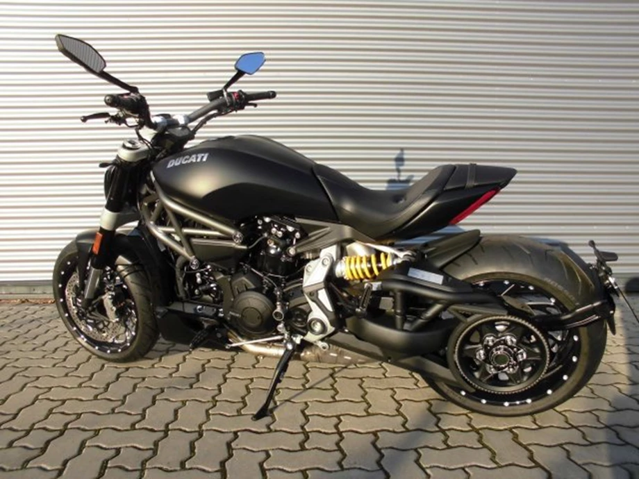 Umbgebautes Motorrad Ducati XDiavel Bild 12: Umbgebautes Motorrad Ducati XDiavel