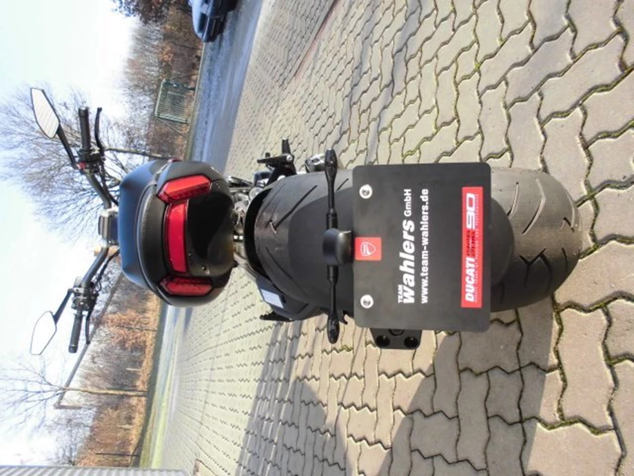 Umbgebautes Motorrad Ducati XDiavel Bild 14: Umbgebautes Motorrad Ducati XDiavel