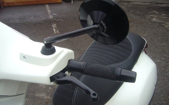 Umgebautes Motorrad Vespa GTS 300 i.e. von Cityroller GmbH - Bild 1 Umgebautes Motorrad Vespa GTS 300 i.e. von Cityroller GmbH - Bild 1