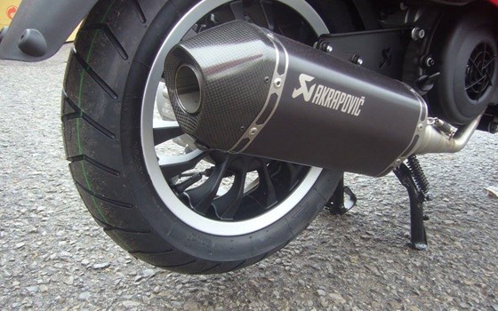 Umgebautes Motorrad Vespa GTS 300 i.e. von Cityroller GmbH - Bild 2 Umgebautes Motorrad Vespa GTS 300 i.e. von Cityroller GmbH - Bild 2