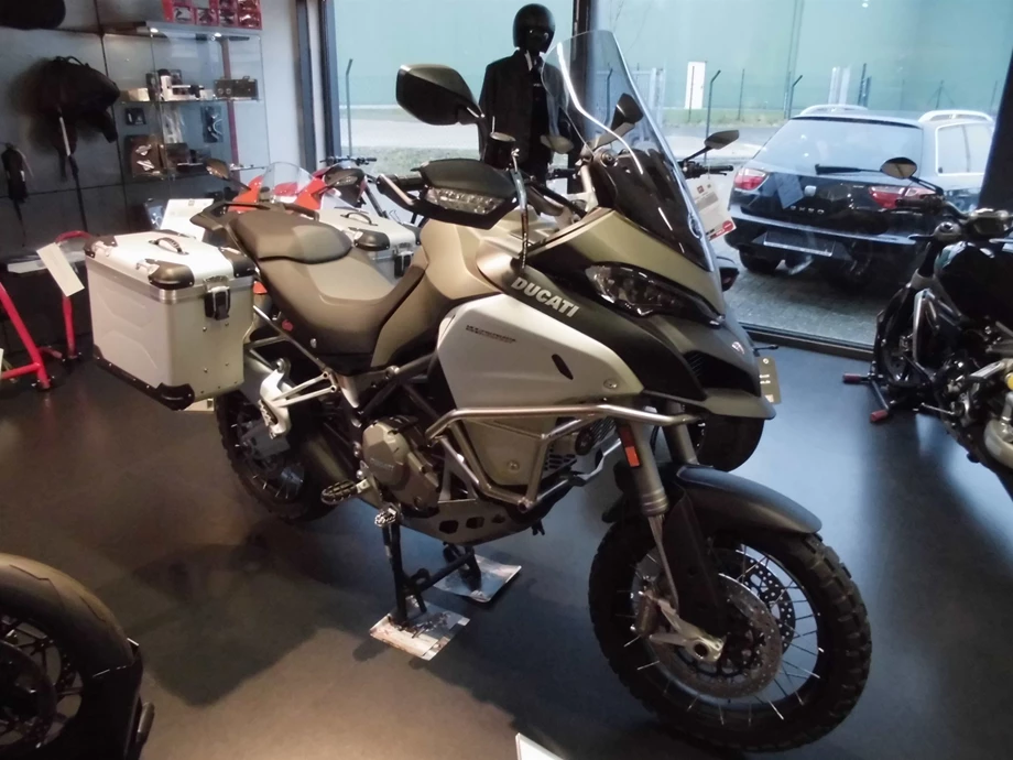 Umbgebautes Motorrad Ducati Multistrada 1200 Enduro Bild 1: Umbgebautes Motorrad Ducati Multistrada 1200 Enduro