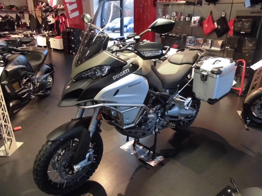 Umbgebautes Motorrad Ducati Multistrada 1200 Enduro Bild 10: Umbgebautes Motorrad Ducati Multistrada 1200 Enduro