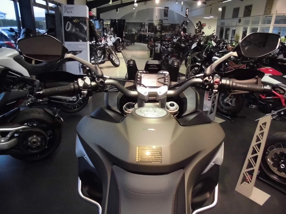 Umbgebautes Motorrad Ducati Multistrada 1200 Enduro Bild 14: Umbgebautes Motorrad Ducati Multistrada 1200 Enduro