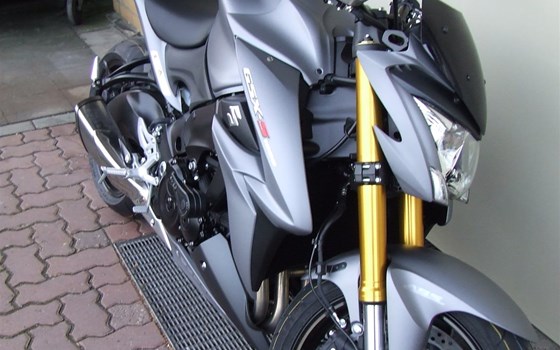 Umgebautes Motorrad Suzuki GSX-S1000 von Suhrau's Motorshop - Bild 5 Umgebautes Motorrad Suzuki GSX-S1000 von Suhrau's Motorshop - Bild 5