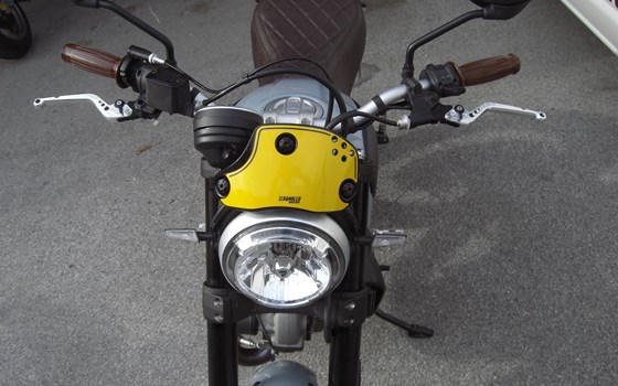 Umgebautes Motorrad Ducati Scrambler Icon von Braunbart Heribert Kilian GmbH - DUCATI SALZBURG - Bild 2 Umgebautes Motorrad Ducati Scrambler Icon von Braunbart Heribert Kilian GmbH - DUCATI SALZBURG - Bild 2