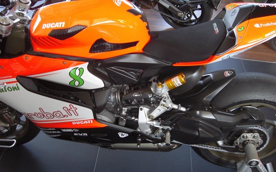 Umgebautes Motorrad Ducati 1199 Panigale Superleggera von Braunbart Heribert Kilian GmbH - DUCATI SALZBURG - Bild 5 Umgebautes Motorrad Ducati 1199 Panigale Superleggera von Braunbart Heribert Kilian GmbH - DUCATI SALZBURG - Bild 5