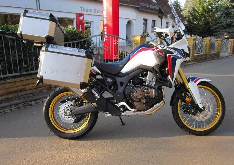Umbgebautes Motorrad Honda CRF1000L Africa Twin Bild 1: Umbgebautes Motorrad Honda CRF1000L Africa Twin