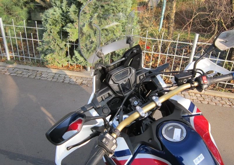 Umbgebautes Motorrad Honda CRF1000L Africa Twin Bild 11: Umbgebautes Motorrad Honda CRF1000L Africa Twin