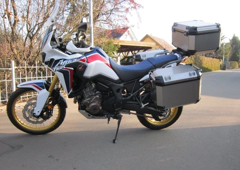 Umbgebautes Motorrad Honda CRF1000L Africa Twin Bild 7: Umbgebautes Motorrad Honda CRF1000L Africa Twin