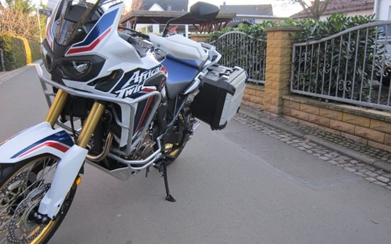 Umgebautes Motorrad Honda CRF1000L Africa Twin von Zweiradtechnik Jörg Schlieter - Bild 4 Umgebautes Motorrad Honda CRF1000L Africa Twin von Zweiradtechnik Jörg Schlieter - Bild 4