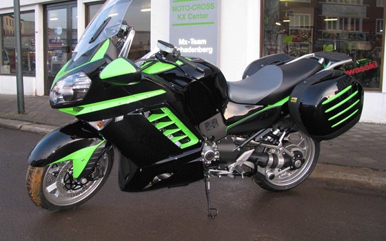 Umgebautes Motorrad Kawasaki GTR 1400 von Motorradsport Schadenberg GbR - Bild 3 Umgebautes Motorrad Kawasaki GTR 1400 von Motorradsport Schadenberg GbR - Bild 3