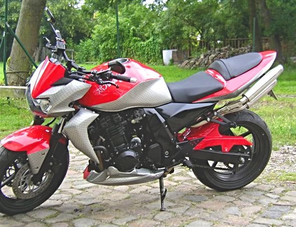 Umbgebautes Motorrad Kawasaki Z 750 Bild 2: Umbgebautes Motorrad Kawasaki Z 750