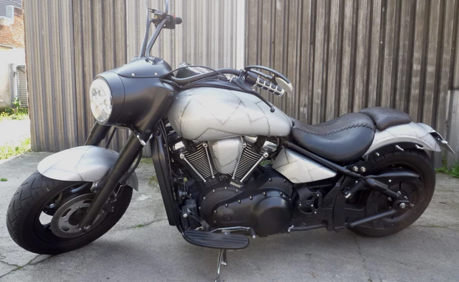 Umbgebautes Motorrad Kawasaki VN 2000 Bild 1: Umbgebautes Motorrad Kawasaki VN 2000