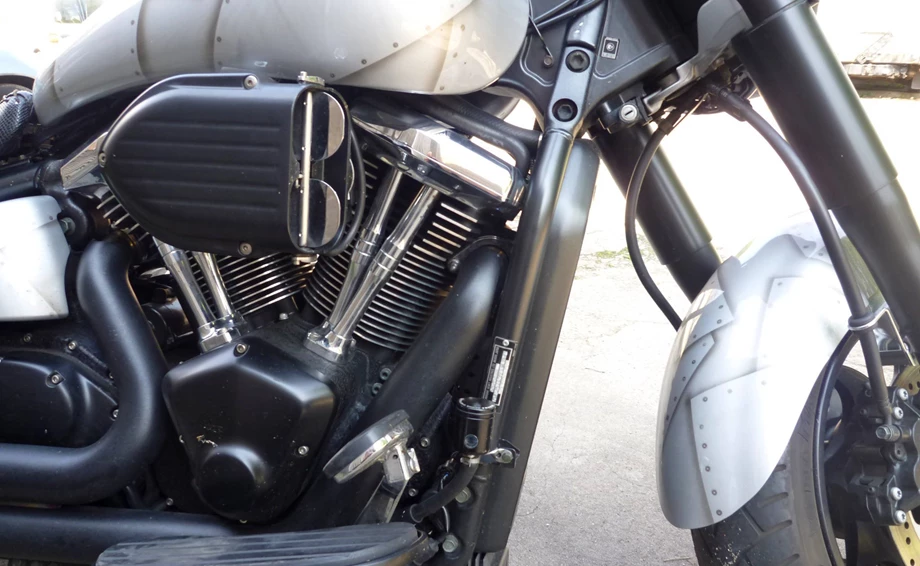 Umbgebautes Motorrad Kawasaki VN 2000 Bild 9: Umbgebautes Motorrad Kawasaki VN 2000